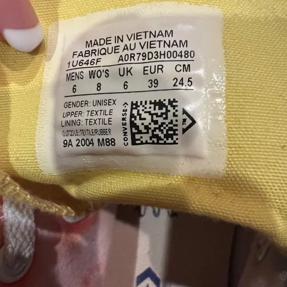 Custom converse shoes men’s size 6 women's size 8
Only wore one time. - Picture 7 of 7